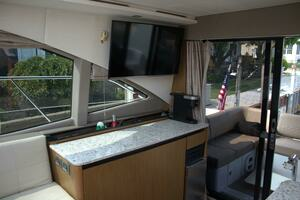 2017 Sea Ray 460 Sundancer thumbnail 21
