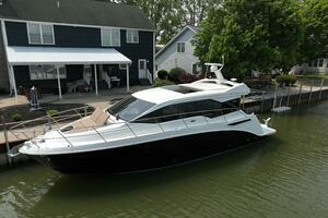2017 Sea Ray 460 Sundancer thumbnail 1