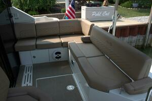 2017 Sea Ray 460 Sundancer thumbnail 24
