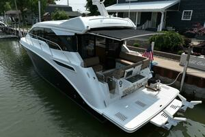 2017 Sea Ray 460 Sundancer thumbnail 45