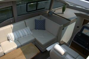 2017 Sea Ray 460 Sundancer thumbnail 65