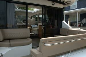 2017 Sea Ray 460 Sundancer thumbnail 74