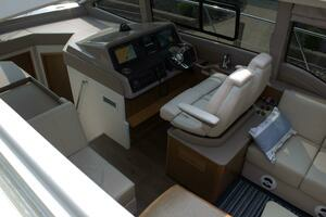 2017 Sea Ray 460 Sundancer thumbnail 27