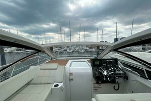  2015 Cruisers Yachts 390 Express Coupe Yacht For Sale in Chicago IL