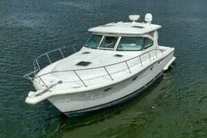 2004 Tiara Yachts 38 Open thumbnail 2