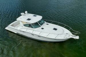 2004 Tiara Yachts 38 Open thumbnail 18