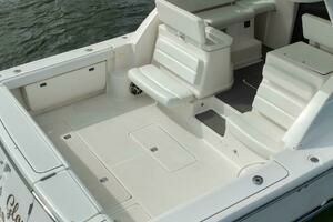 2004 Tiara Yachts 38 Open thumbnail 10