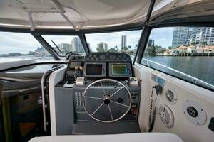 2004 Tiara Yachts 38 Open thumbnail 22