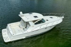 2004 Tiara Yachts 38 Open thumbnail 8