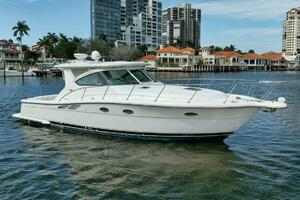2004 Tiara Yachts 38 Open thumbnail 1