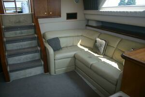 2001 Cruisers Yachts 3750 Motor Yacht thumbnail 27