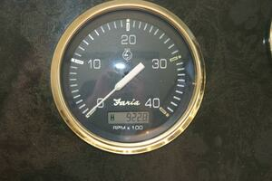 2001 Cruisers Yachts 3750 Motor Yacht thumbnail 14