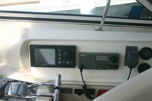 2001 Cruisers Yachts 3750 Motor Yacht thumbnail 12