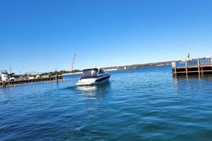 2008 Crownline 340 Cruiser thumbnail 4