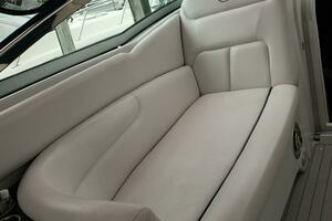 2008 Crownline 340 Cruiser thumbnail 3