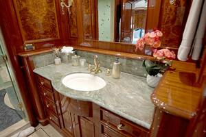 HOMECOMING 136ft Horizon Yacht For Sale