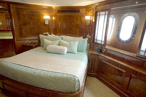 HOMECOMING 136ft Horizon Yacht For Sale