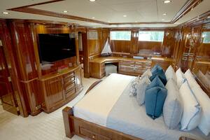 HOMECOMING 136ft Horizon Yacht For Sale