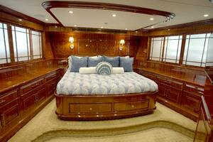 HOMECOMING 136ft Horizon Yacht For Sale