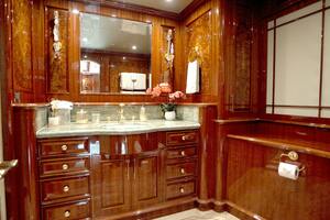 HOMECOMING 136ft Horizon Yacht For Sale