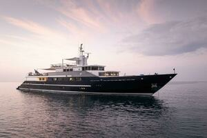 1983 Feadship thumbnail 1