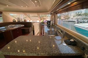 2006 Sea Ray 58 Sedan Bridge thumbnail 32