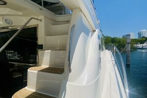 2006 Sea Ray 58 Sedan Bridge thumbnail 9