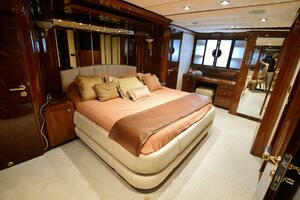 2001 DESTINY 98 MASTER CABIN