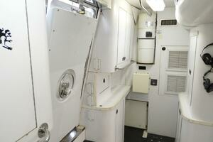 2001 DESTINY 98 WORK   STORAGE ROOM