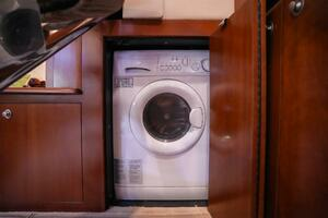 2006 Sea Ray 52 Sundancer thumbnail 38