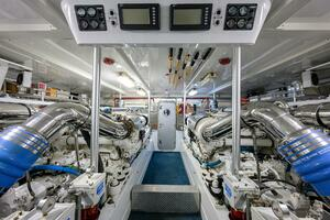 JR 82ft Sea Force IX Yacht For Sale
