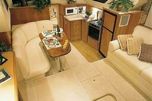 2001 Silverton 352 Motor Yacht thumbnail 9