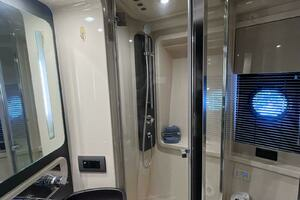 2015 Azimut 50 fly thumbnail 26