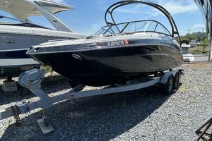 Photo 4455470 for 2014 Yamaha Boats 242 Limited S  