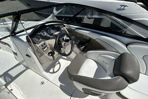 Photo 4455478 for 2014 Yamaha Boats 242 Limited S  