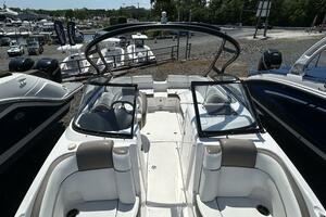 Photo 4455482 for 2014 Yamaha Boats 242 Limited S  