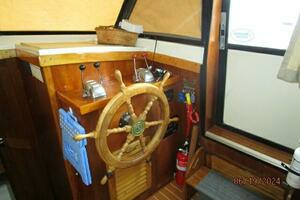 1984 Mainship 40DC thumbnail 41