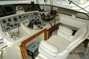 1984 Mainship 40DC thumbnail 23