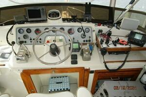 1984 Mainship 40DC thumbnail 24