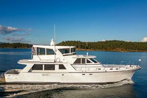  1996 Tollycraft Pilothouse Cockpit MY Yacht For Sale in Sidney British Columbia