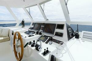 2013 Hampton Motor Yacht thumbnail 58