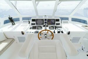 2013 Hampton Motor Yacht thumbnail 57