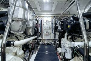 2013 Hampton Motor Yacht thumbnail 65