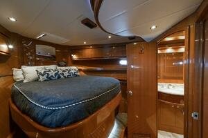 2013 Hampton Motor Yacht thumbnail 31
