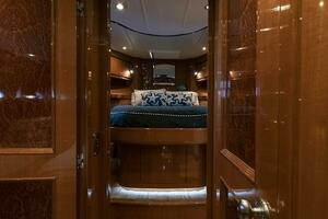 2013 Hampton Motor Yacht thumbnail 27