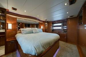 2013 Hampton Motor Yacht thumbnail 19