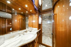 2013 Hampton Motor Yacht thumbnail 24
