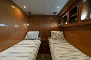 2013 Hampton Motor Yacht thumbnail 35