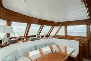 2013 Hampton Motor Yacht thumbnail 12