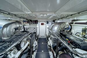 2013 Hampton Motor Yacht thumbnail 68